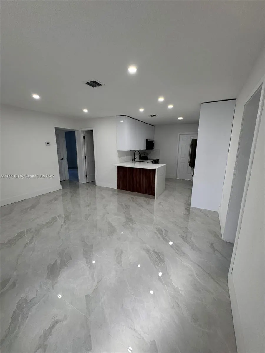 13720 NW 4th Ct