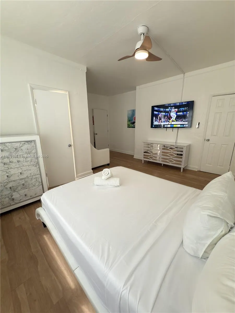 545 Michigan Ave, #1
