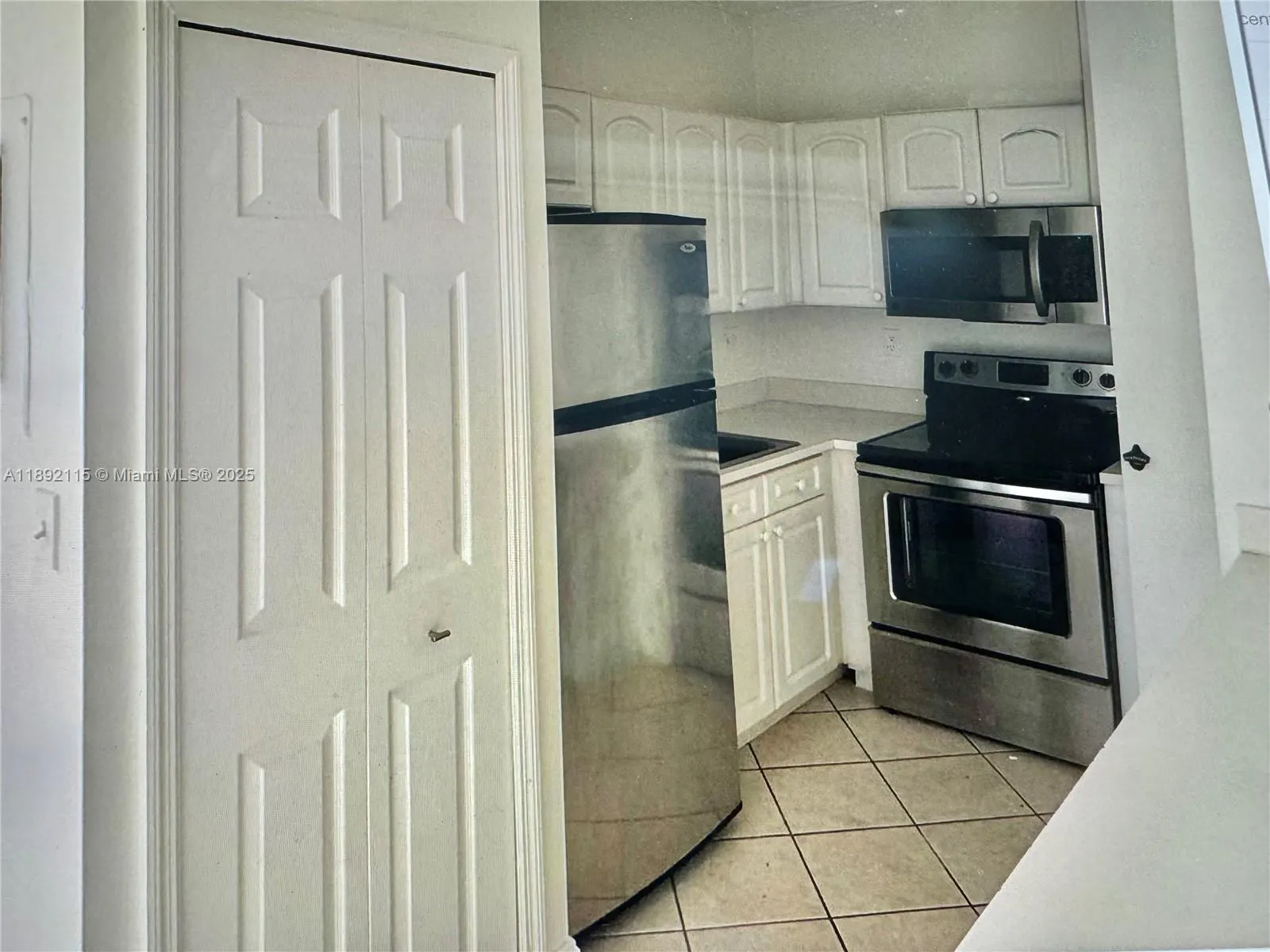 2734 Bird Ave, #212