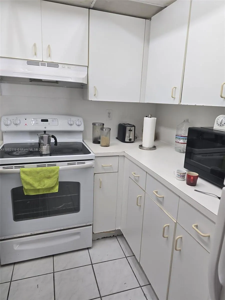 9688 Fontainebleau Blvd, #409