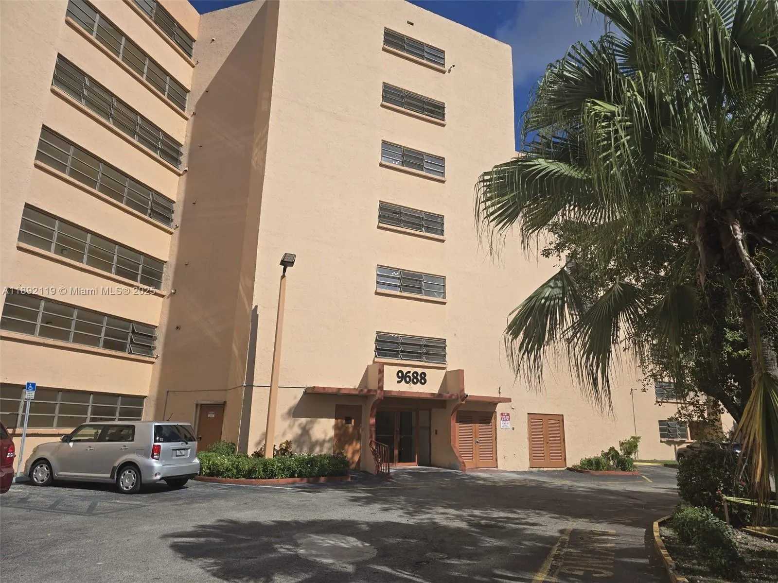 9688 Fontainebleau Blvd, #409