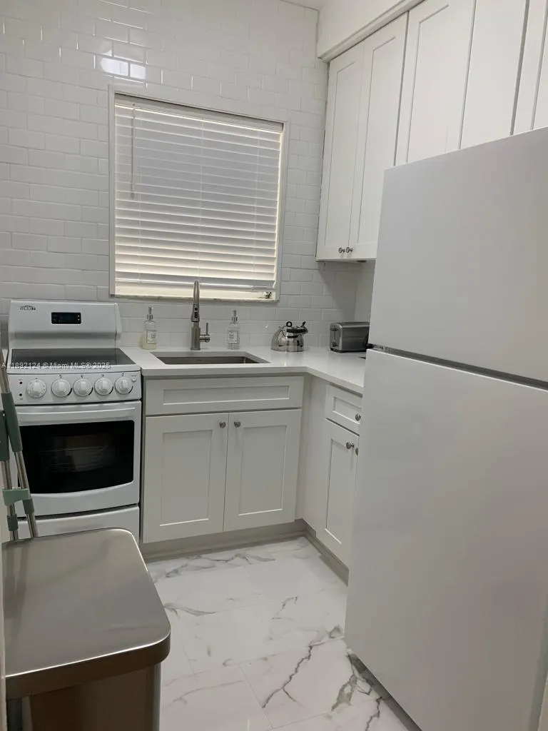 545 Michigan Ave, #2
