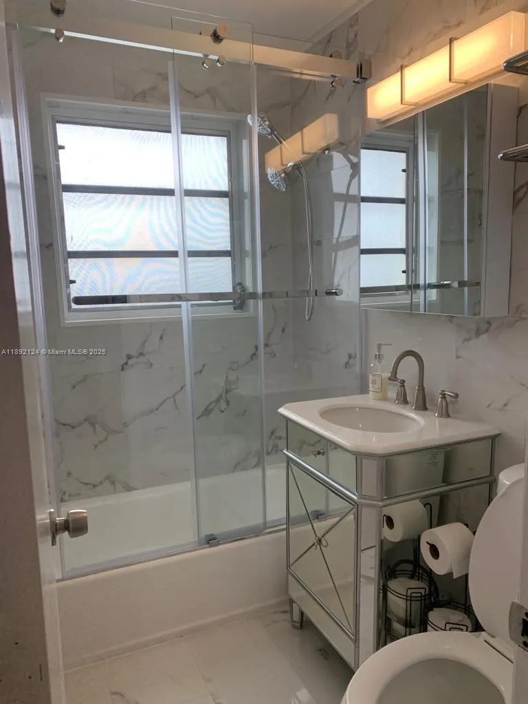 545 Michigan Ave, #2