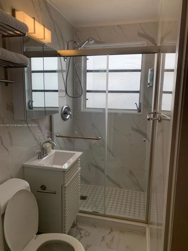 545 Michigan Ave, #2