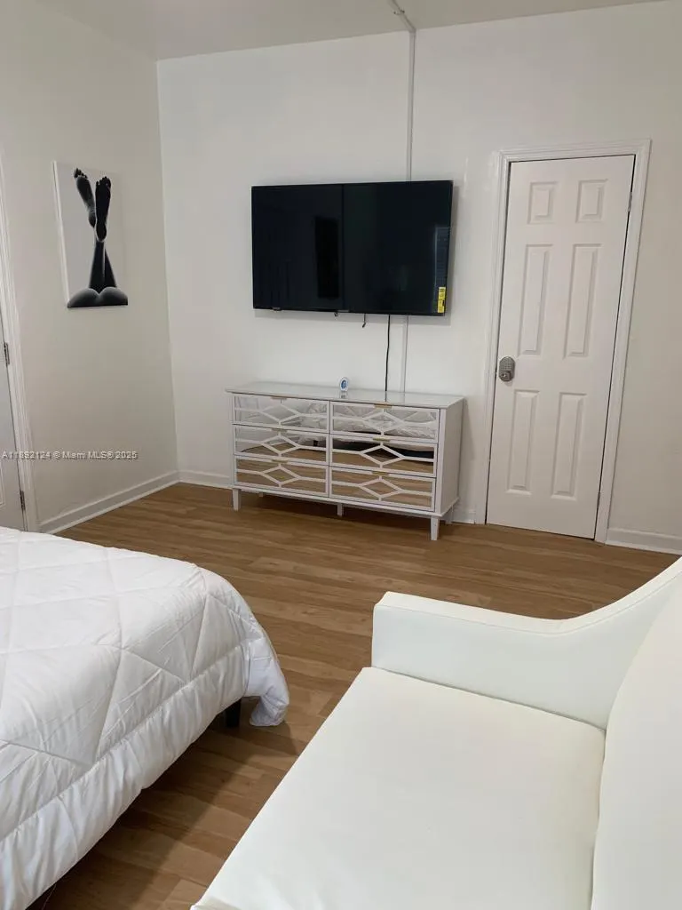 545 Michigan Ave, #2
