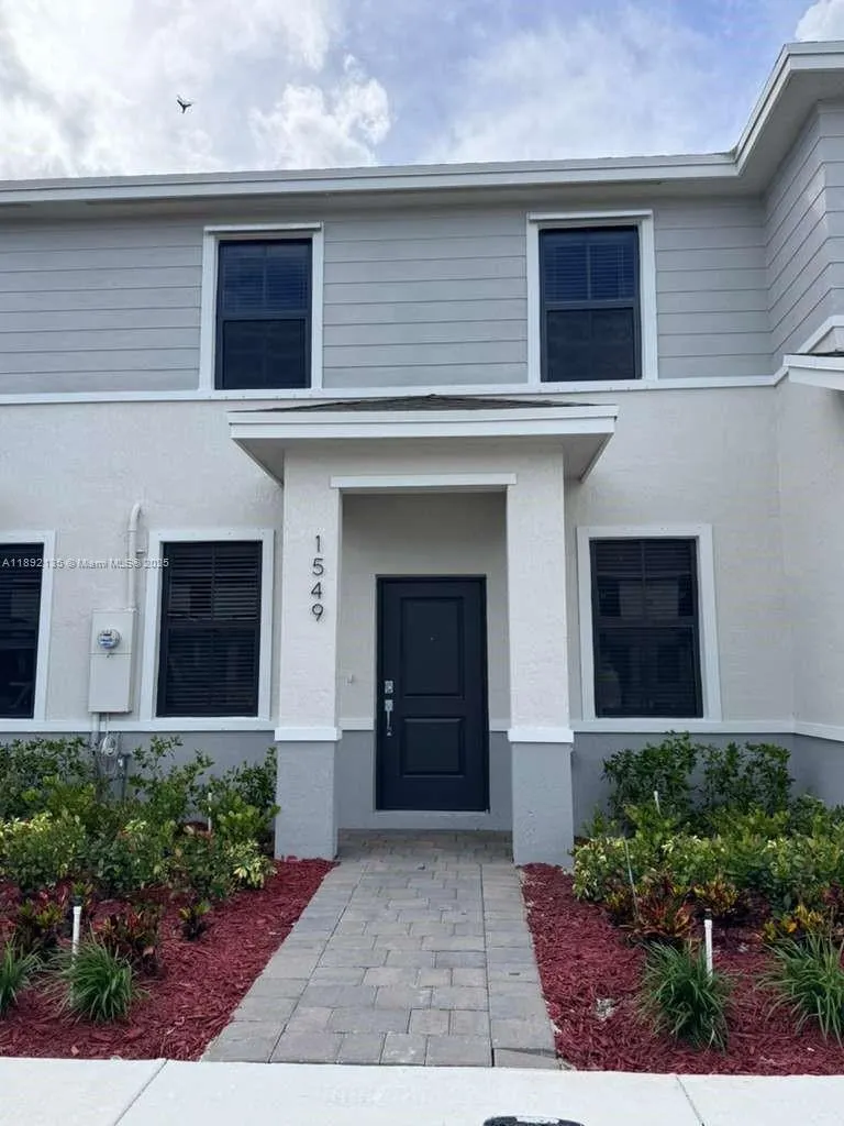 1549 NE 3 AVENUE, #0