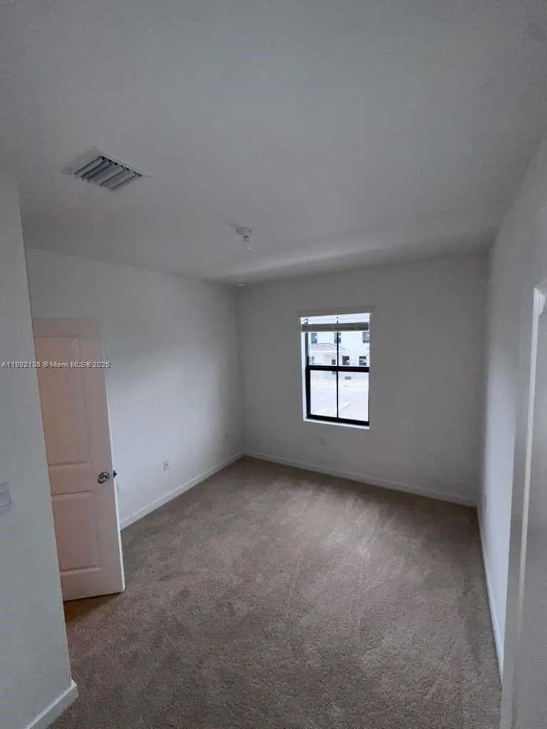 1549 NE 3 AVENUE, #0