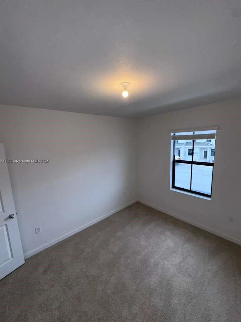1549 NE 3 AVENUE, #0