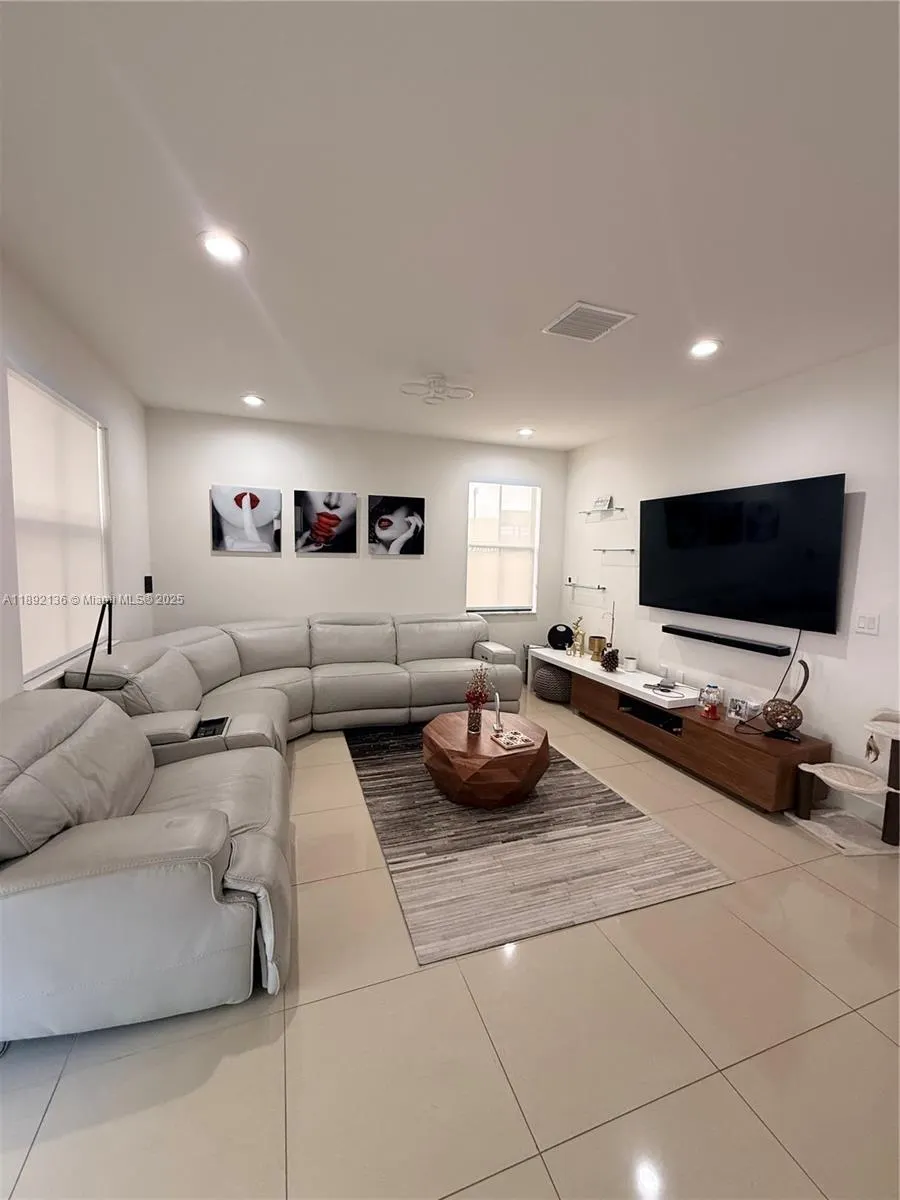 8640 NW 101st Pl, #8640