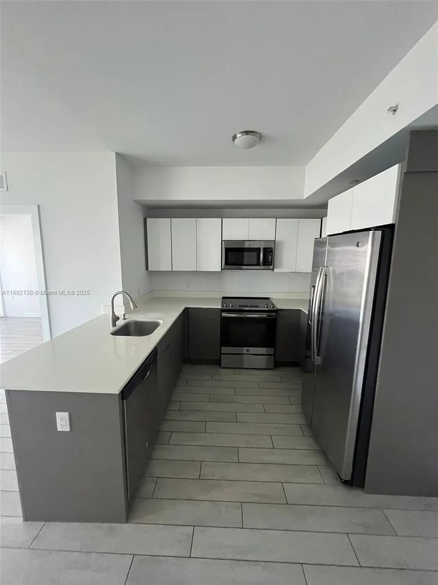 321 NE 26th St, #717