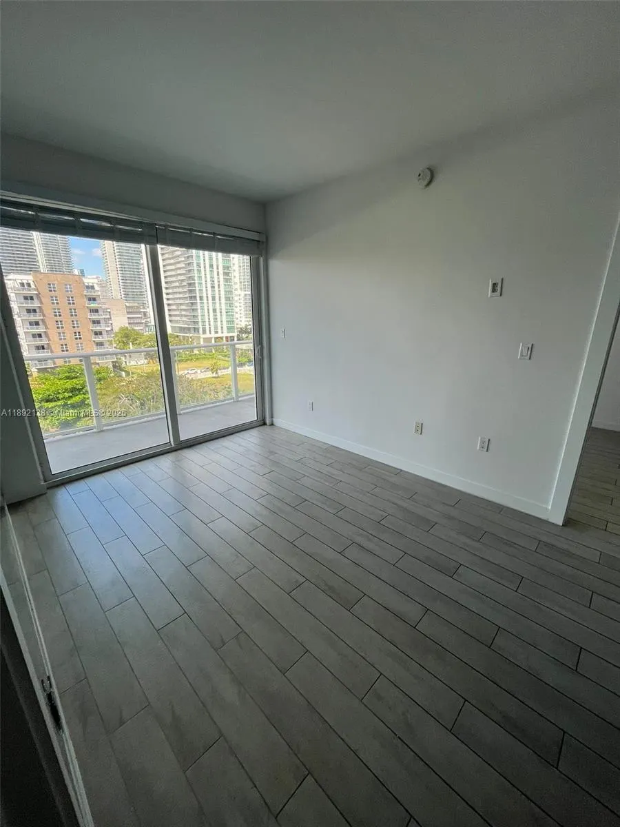 321 NE 26th St, #717