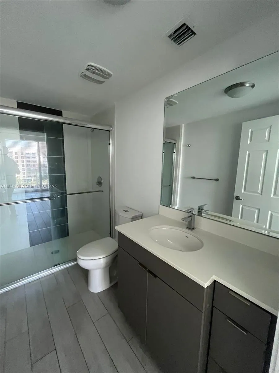 321 NE 26th St, #717