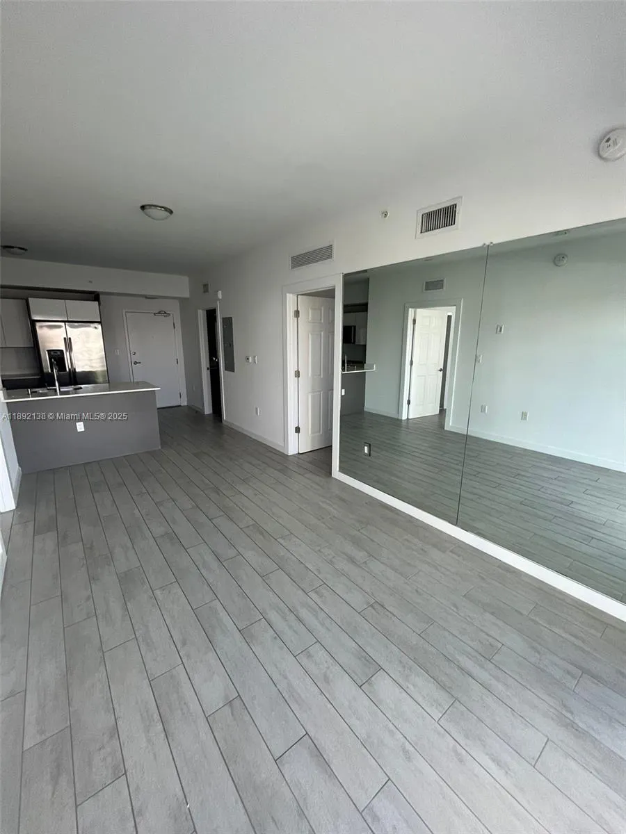 321 NE 26th St, #717