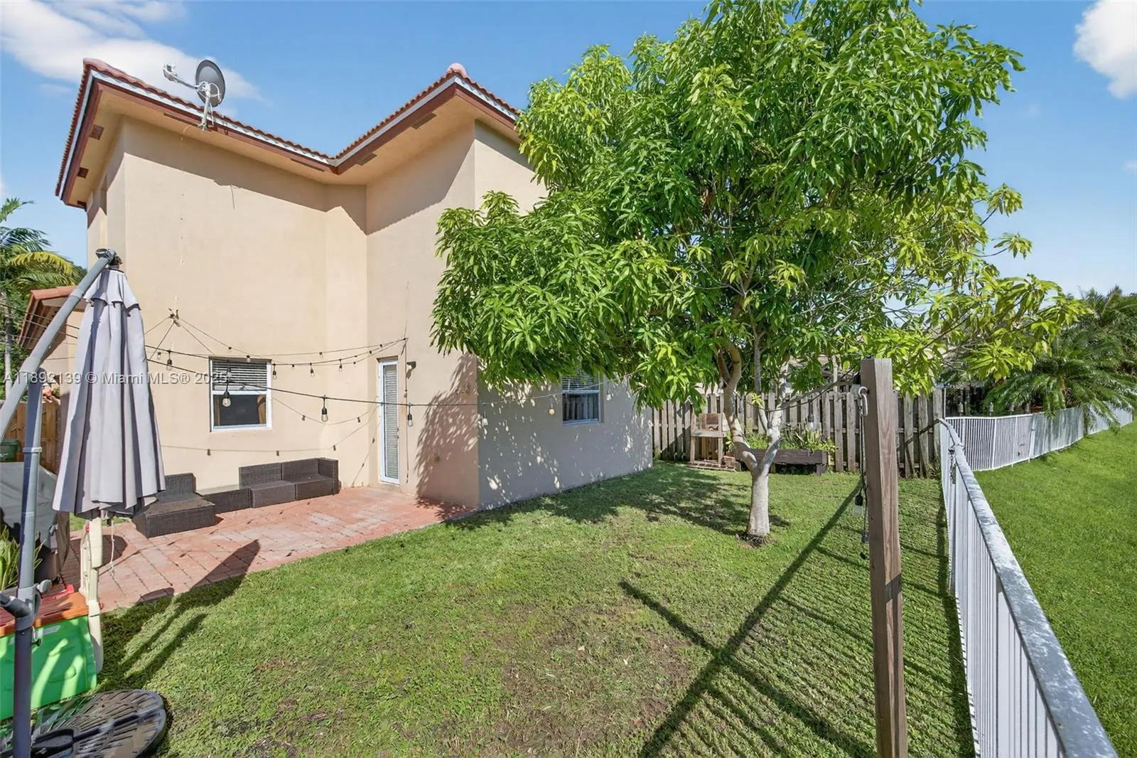 379 NE 25th Ter