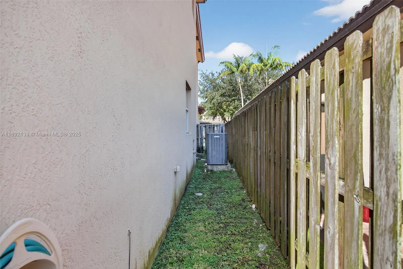 379 NE 25th Ter