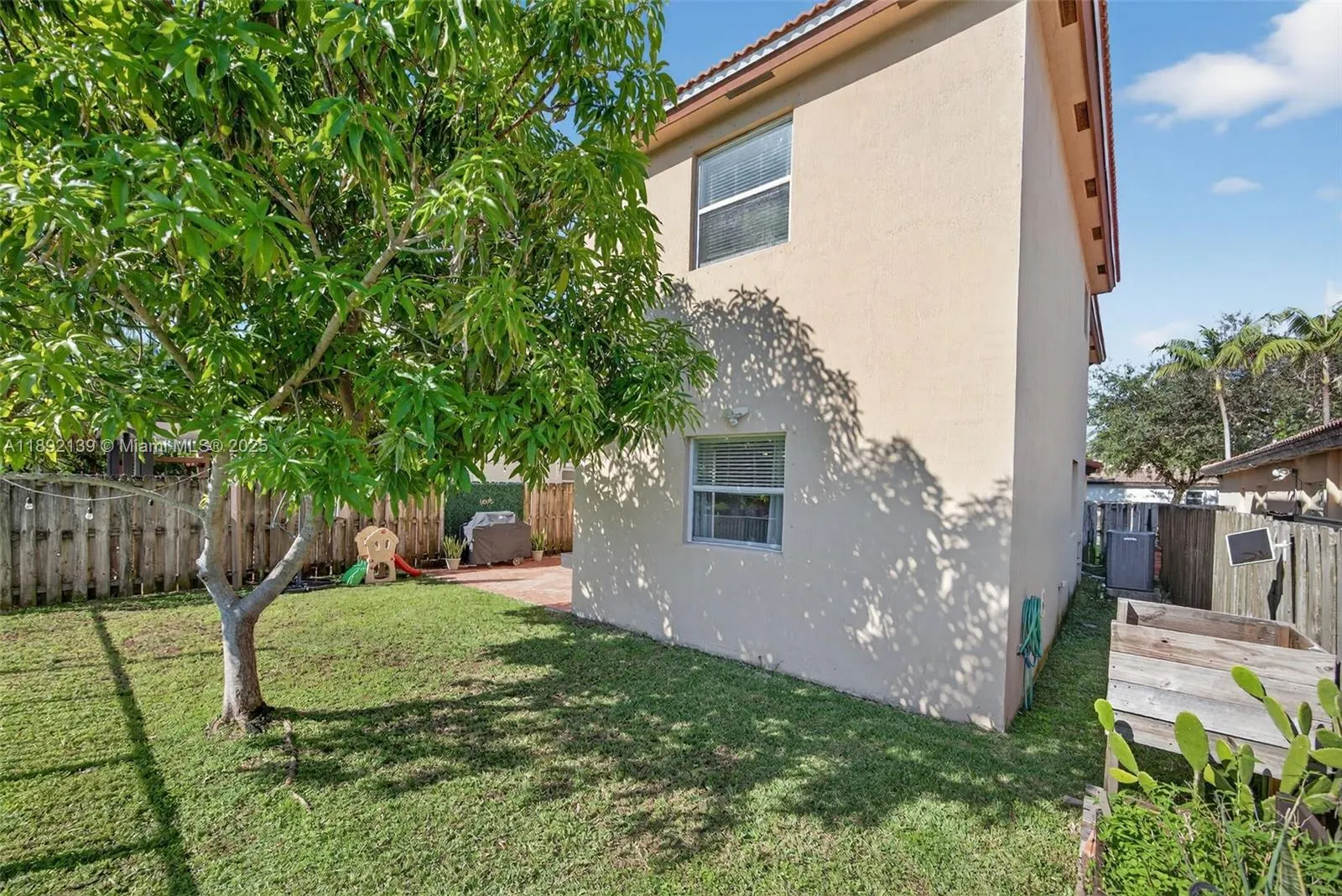 379 NE 25th Ter