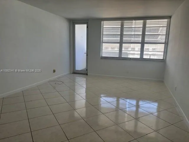 100 Lincoln Rd, #902