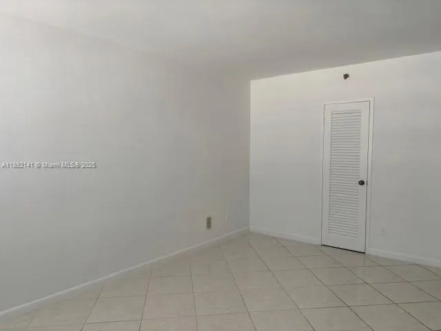 100 Lincoln Rd, #902