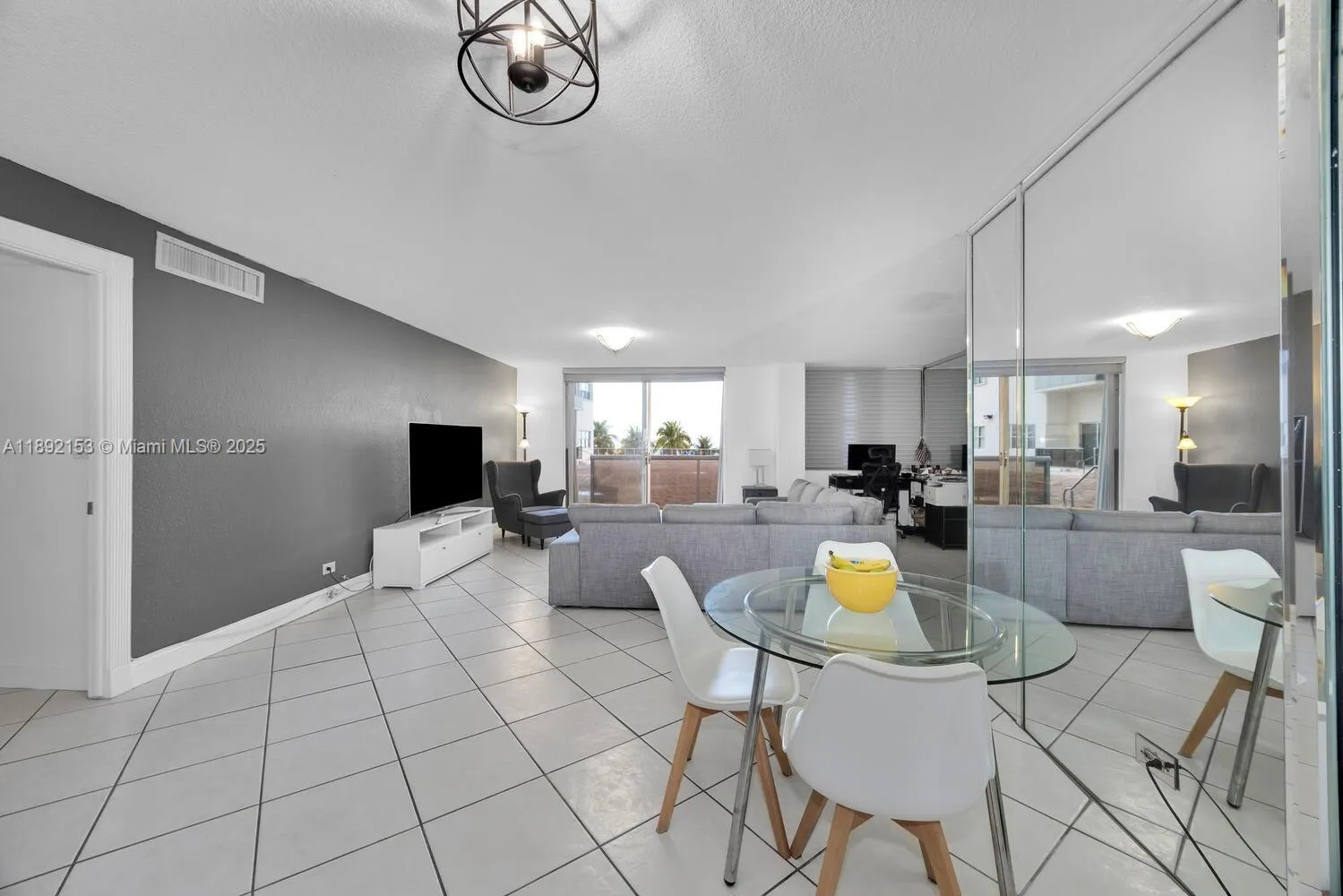 6039 Collins Ave, #311