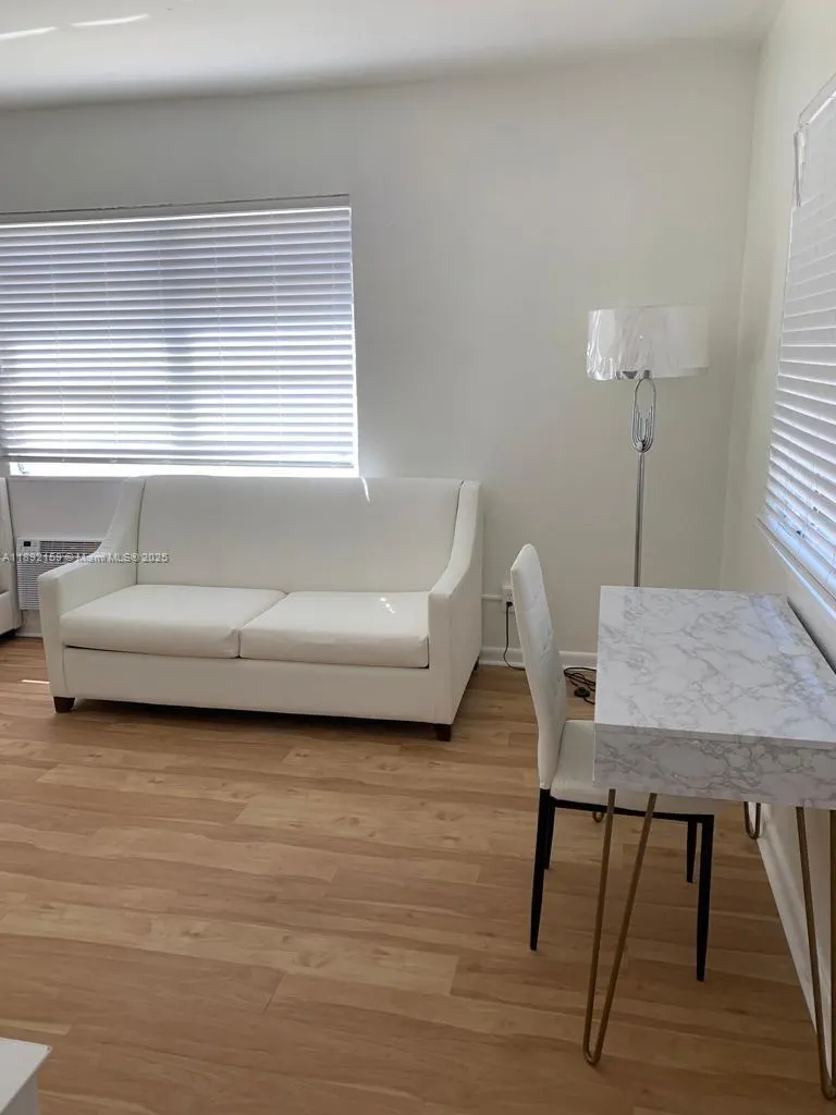 545 Michigan Ave, #3
