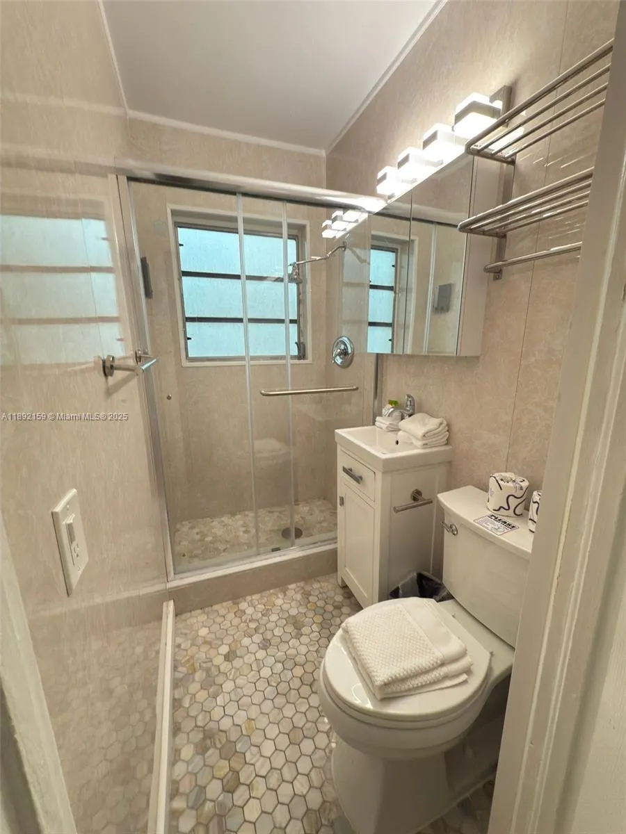 545 Michigan Ave, #3