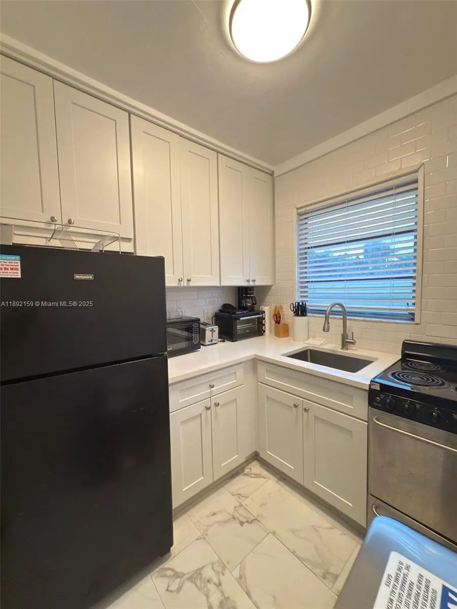 545 Michigan Ave, #3