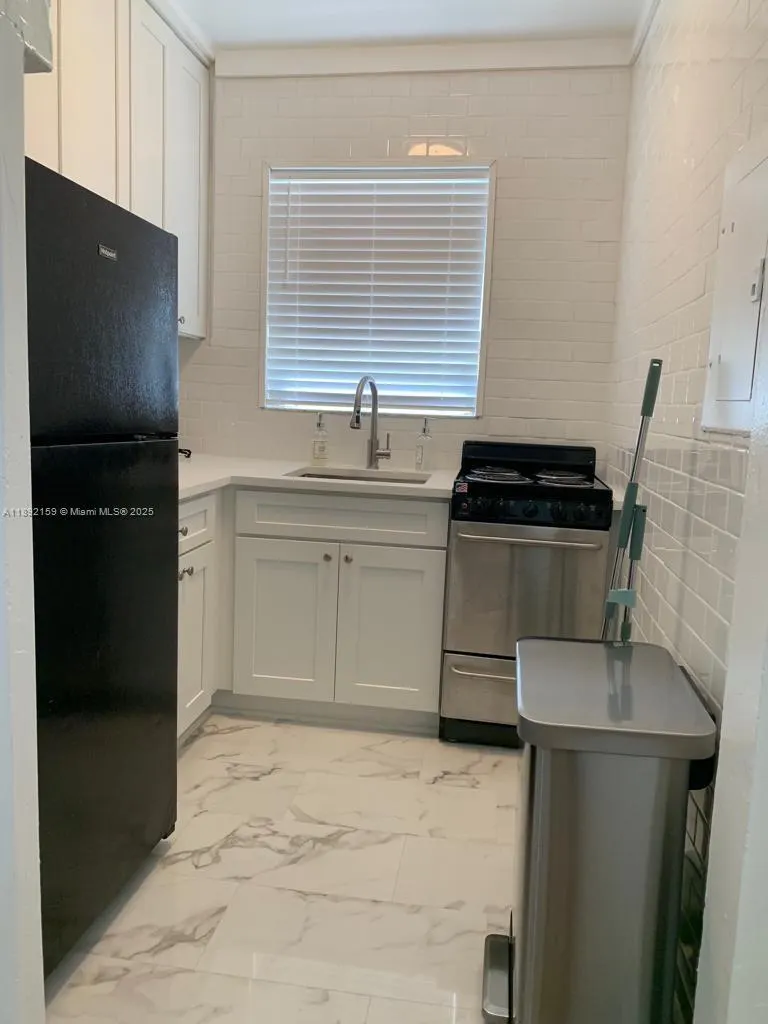 545 Michigan Ave, #3