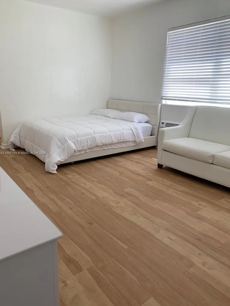 545 Michigan Ave, #3