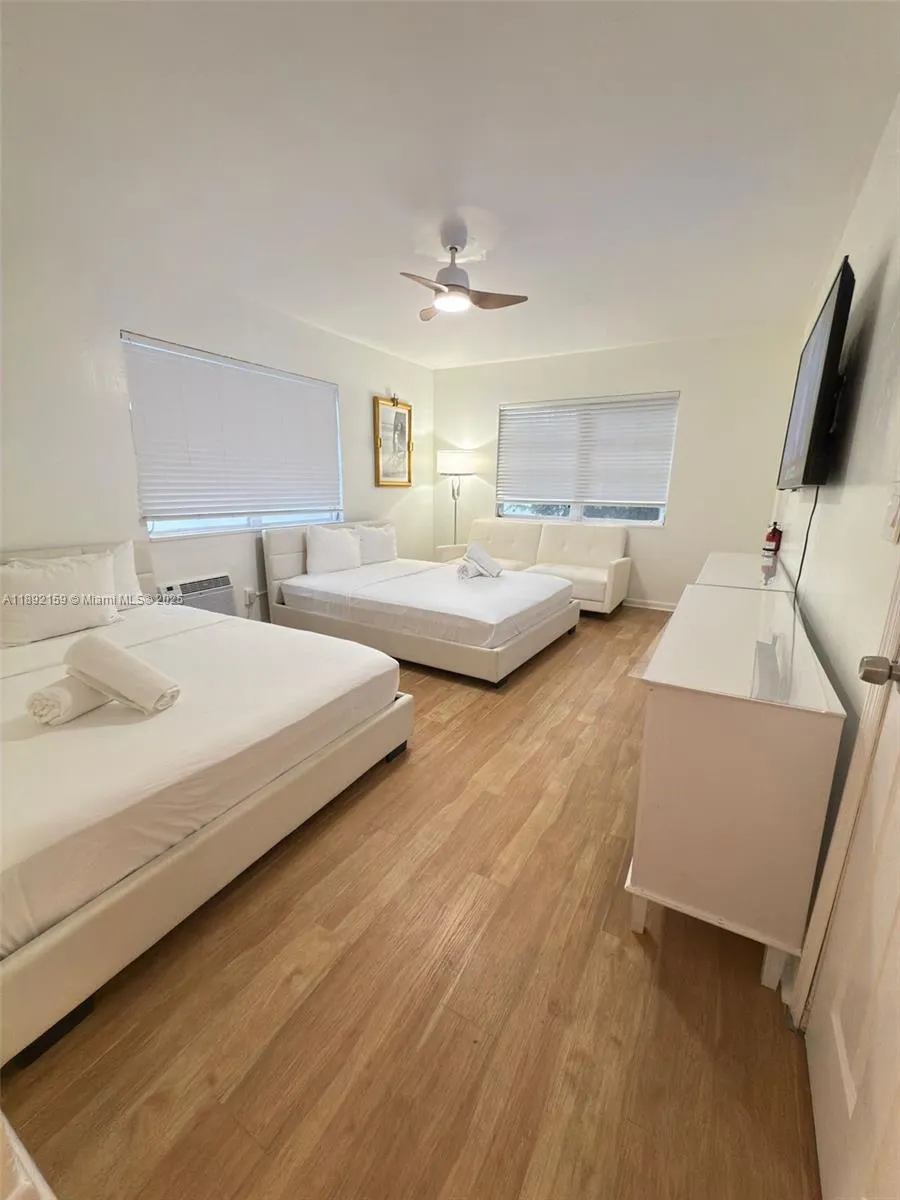 545 Michigan Ave, #3