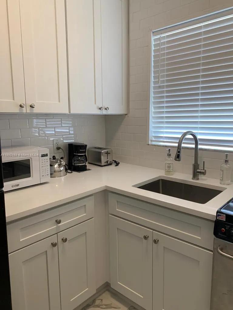 545 Michigan Ave, #3
