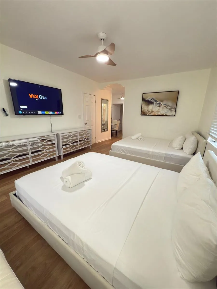 545 Michigan Ave, #3