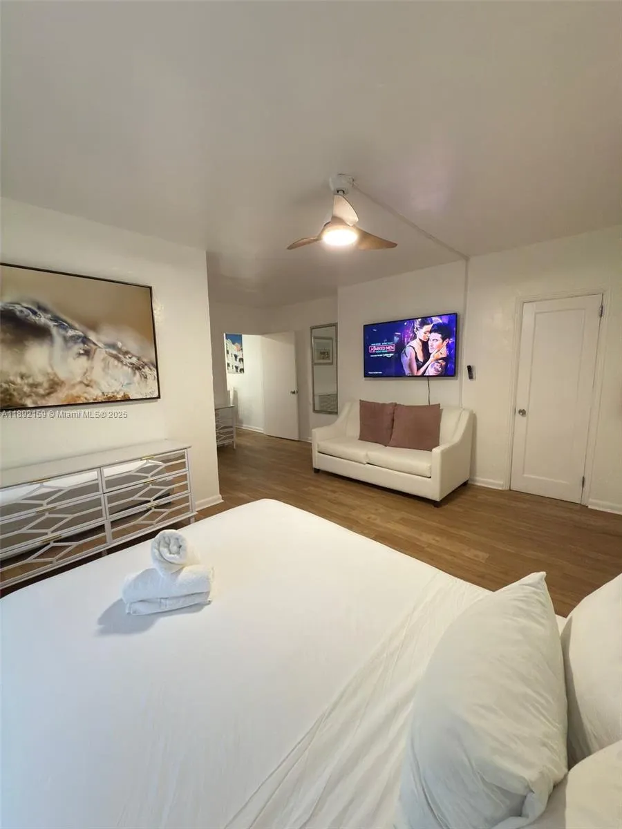 545 Michigan Ave, #3