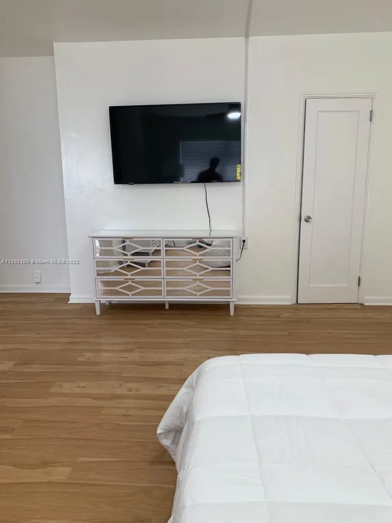 545 Michigan Ave, #3