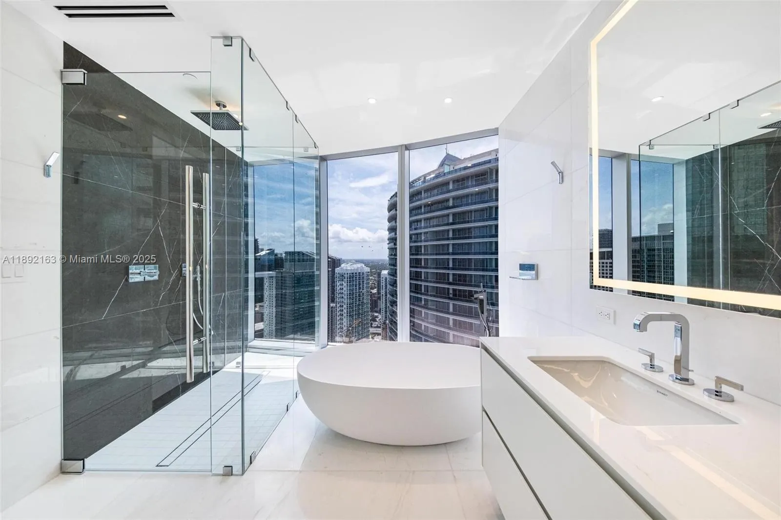 300 Biscayne Boulevard Way, #4507W