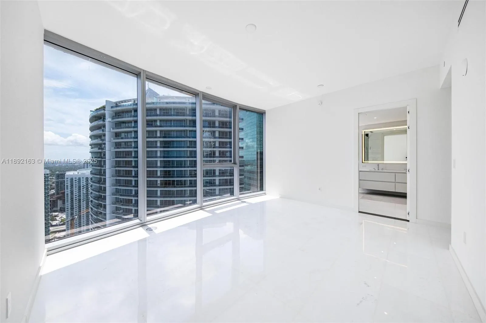300 Biscayne Boulevard Way, #4507W
