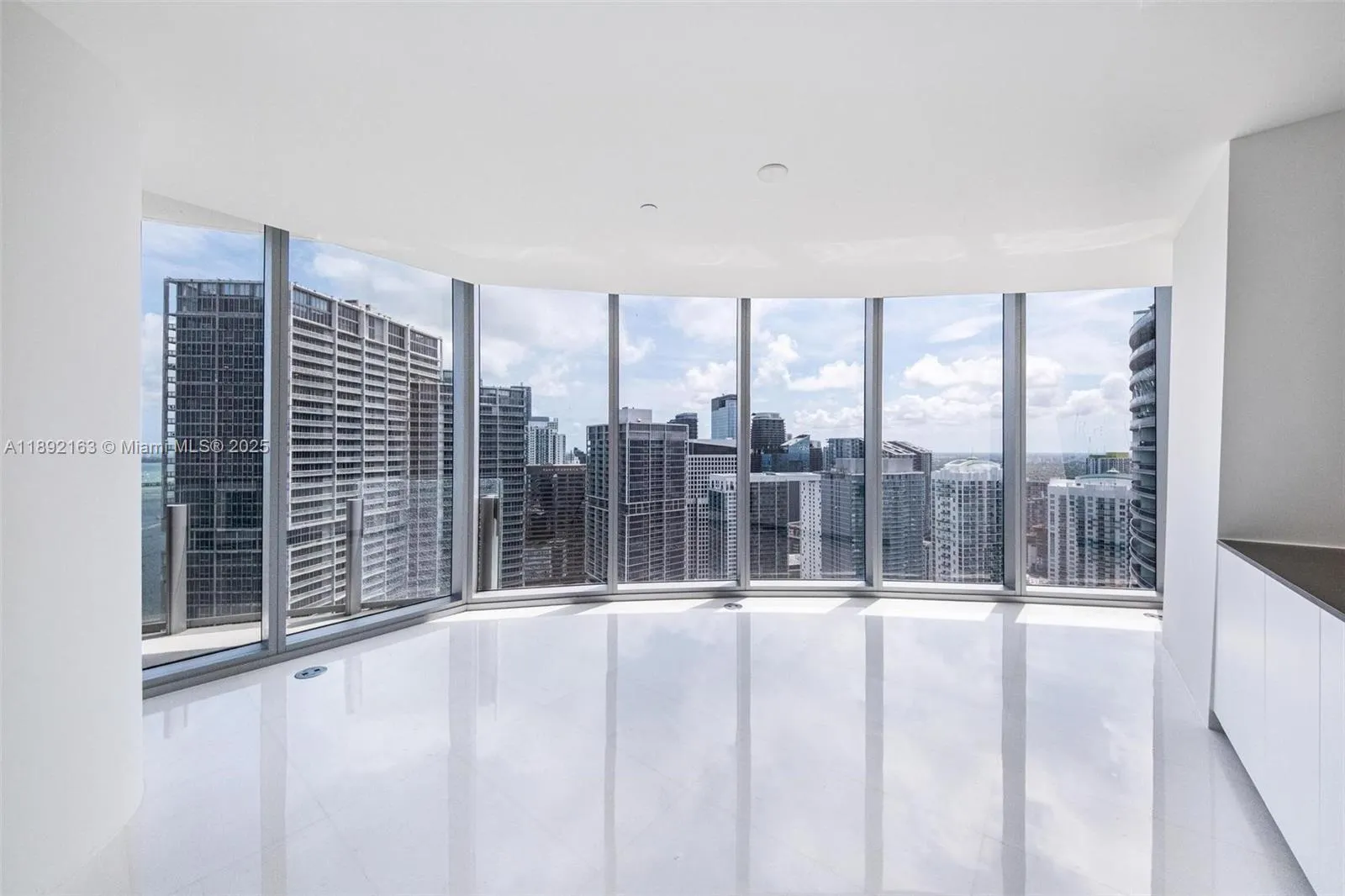 300 Biscayne Boulevard Way, #4507W