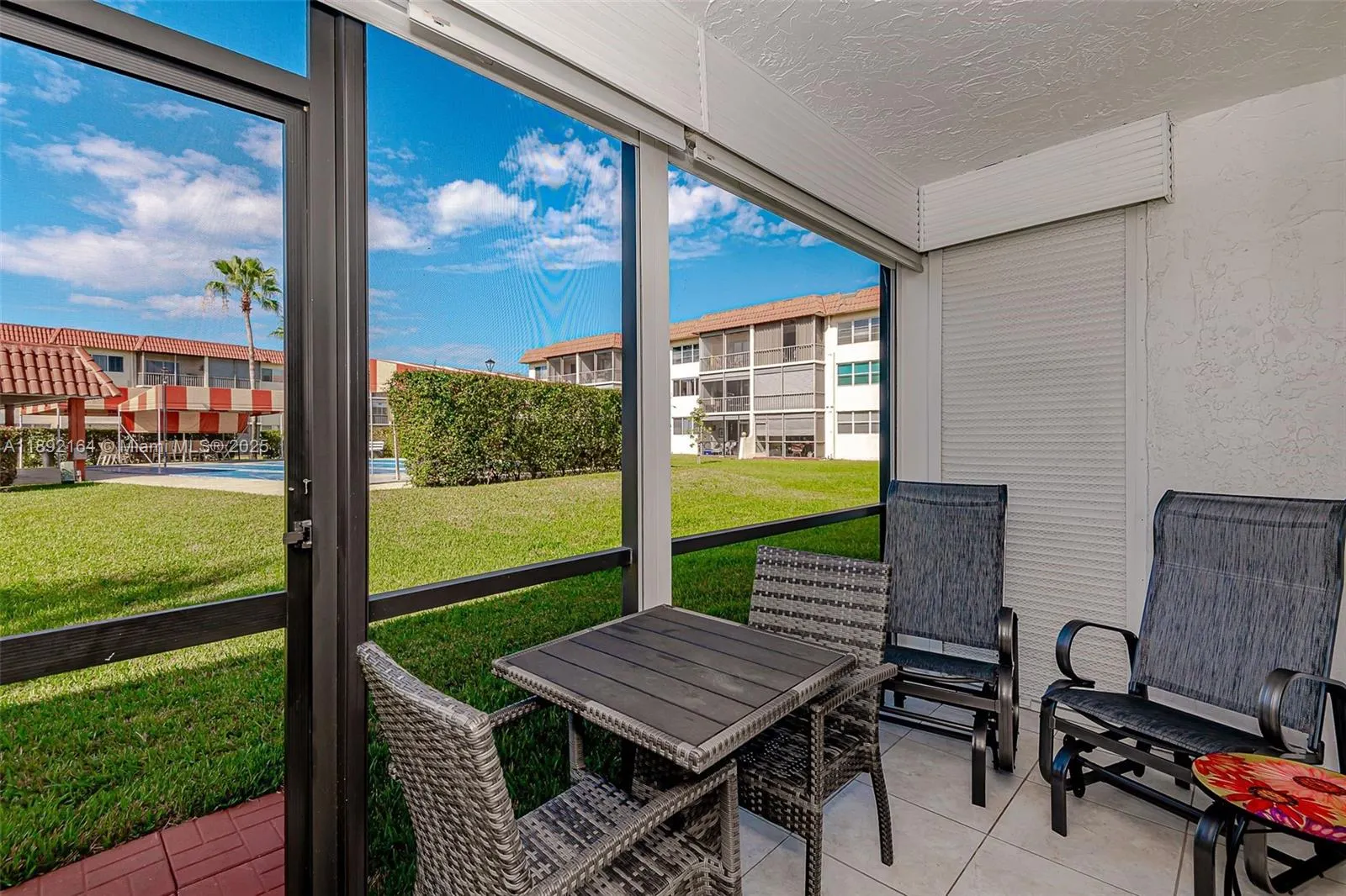 9410 N Hollybrook Lake Dr, #11-109