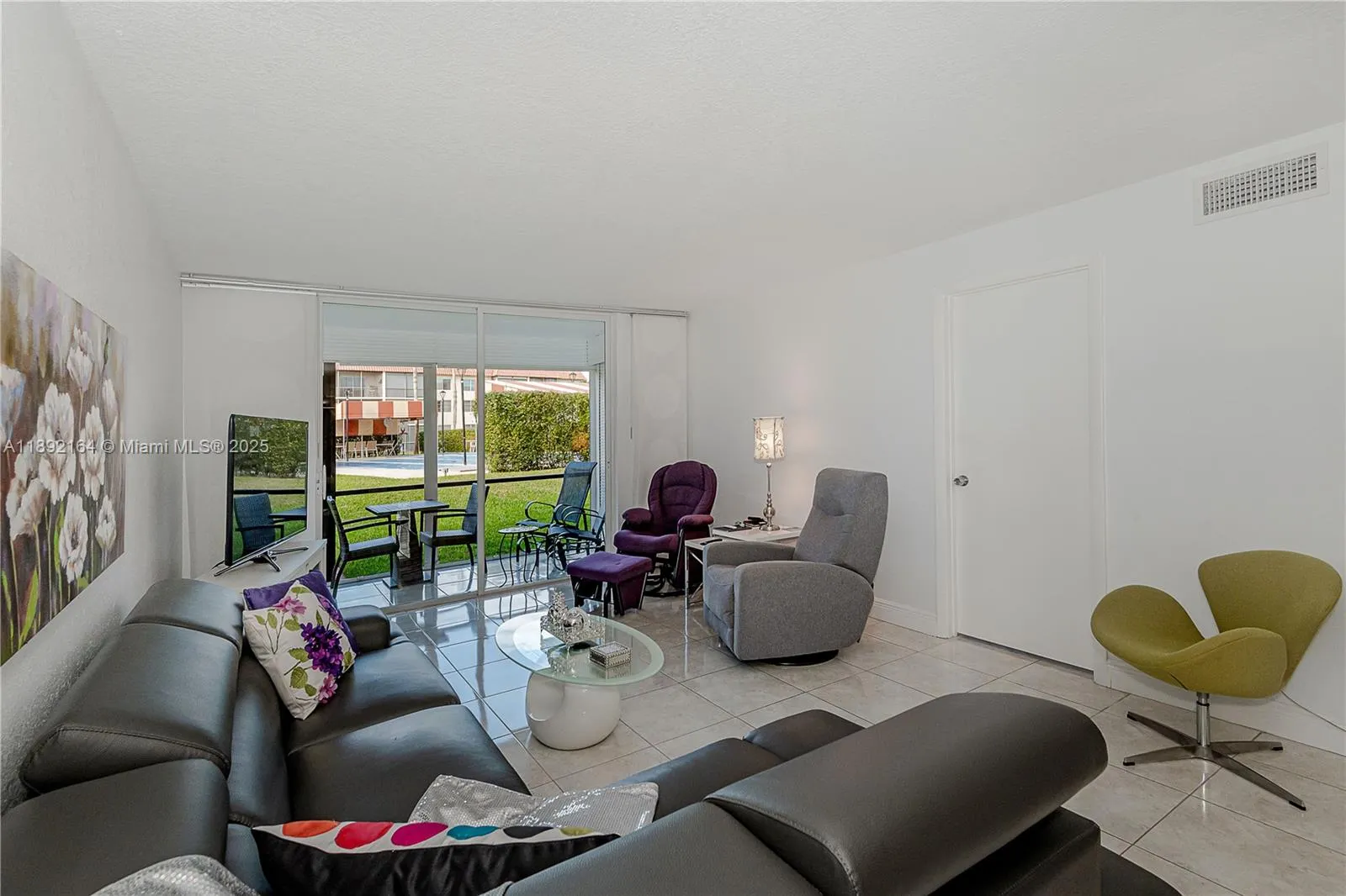 9410 N Hollybrook Lake Dr, #11-109