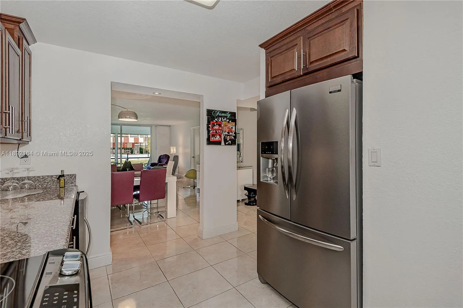9410 N Hollybrook Lake Dr, #11-109