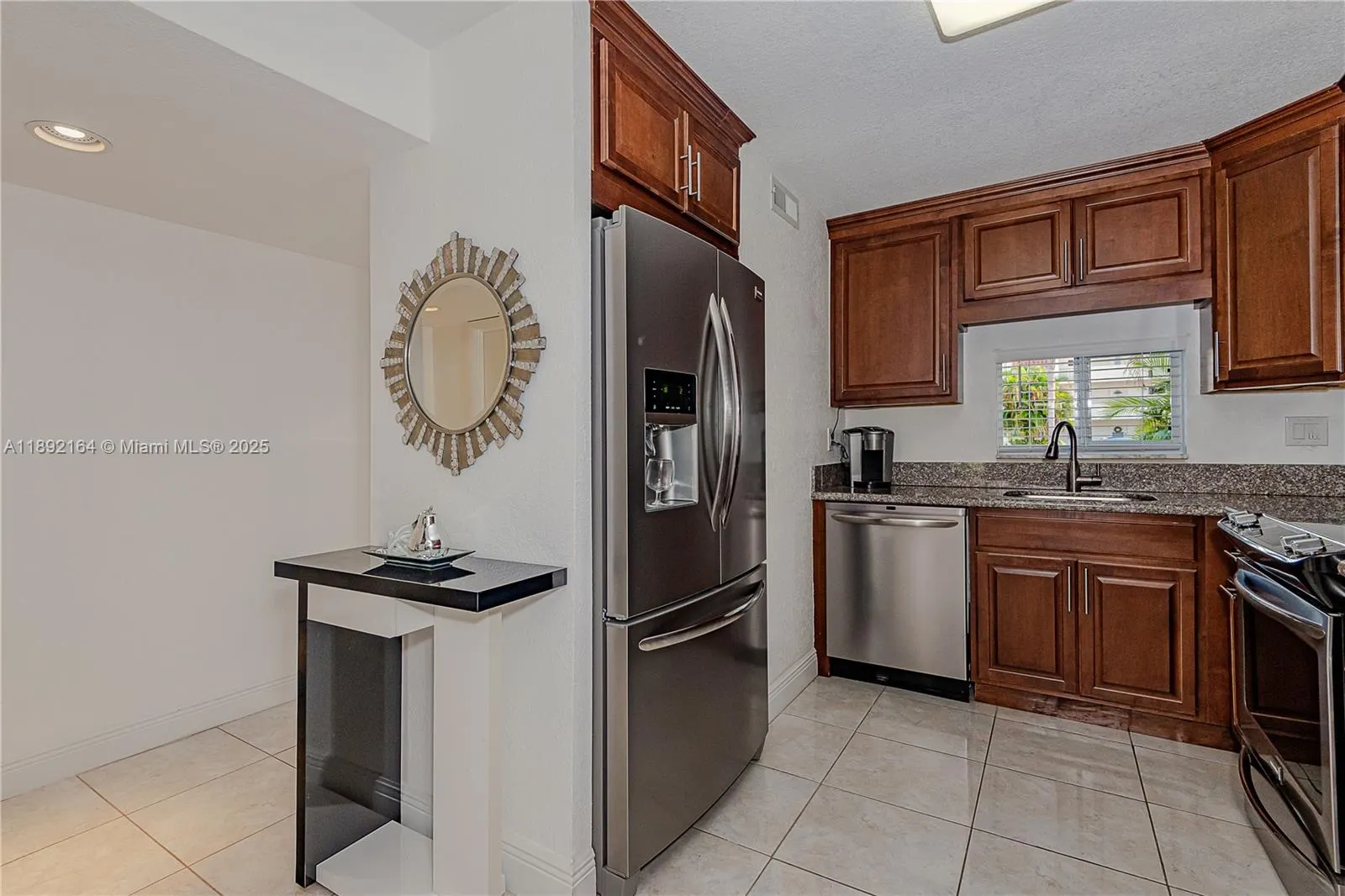 9410 N Hollybrook Lake Dr, #11-109