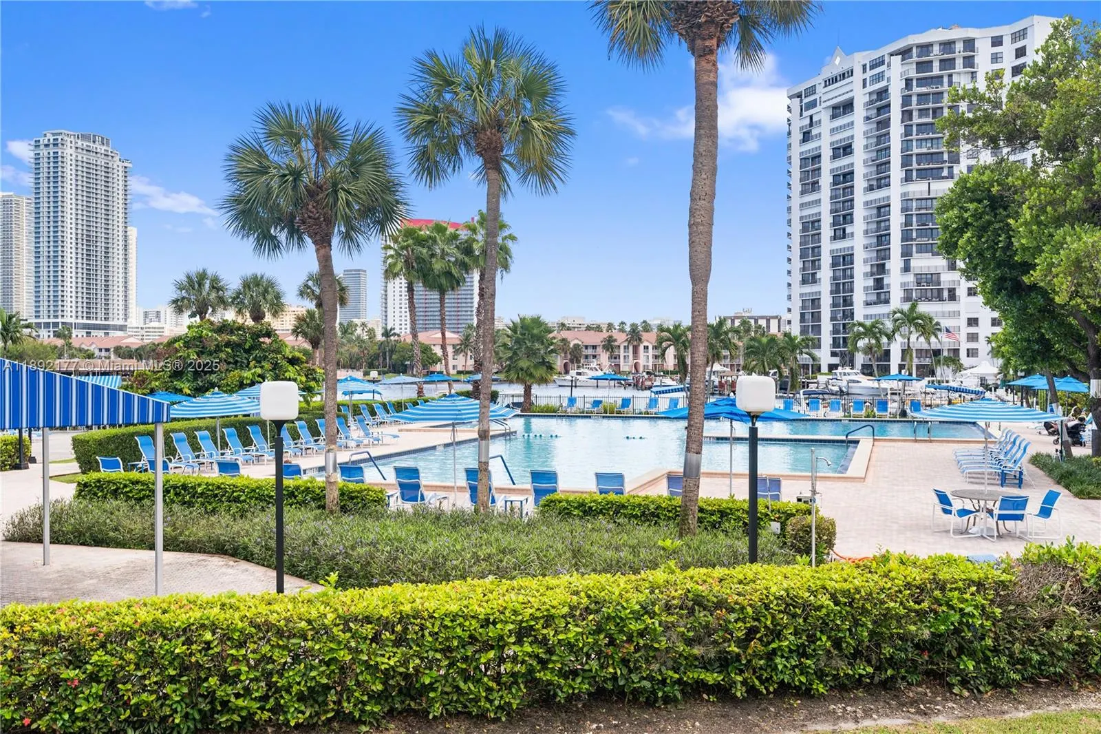 2500 Parkview Dr, #1604