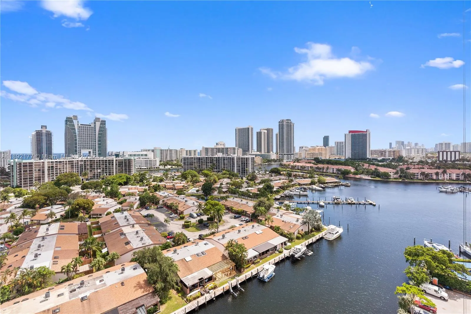 2500 Parkview Dr, #1604
