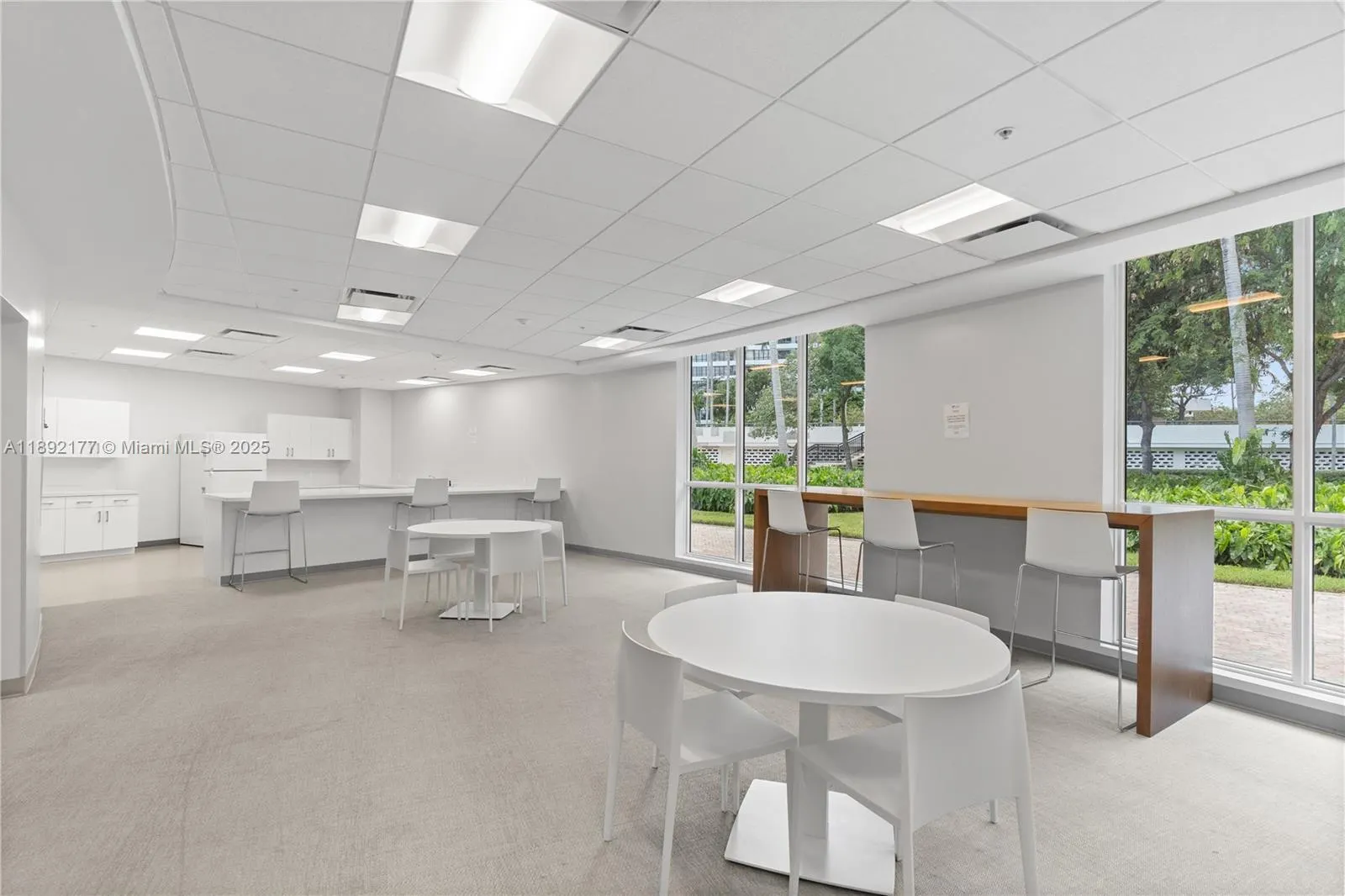 2500 Parkview Dr, #1604