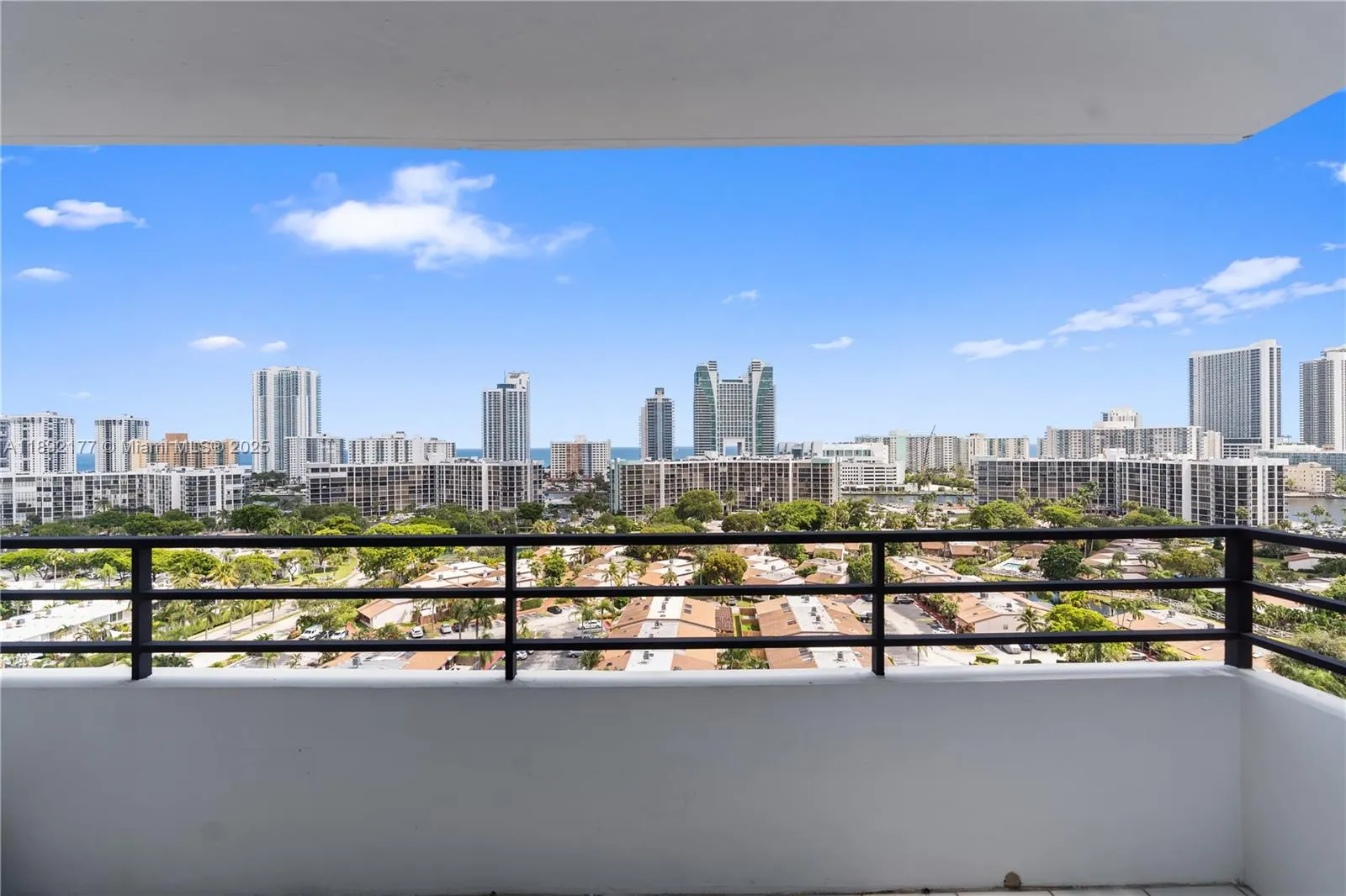 2500 Parkview Dr, #1604