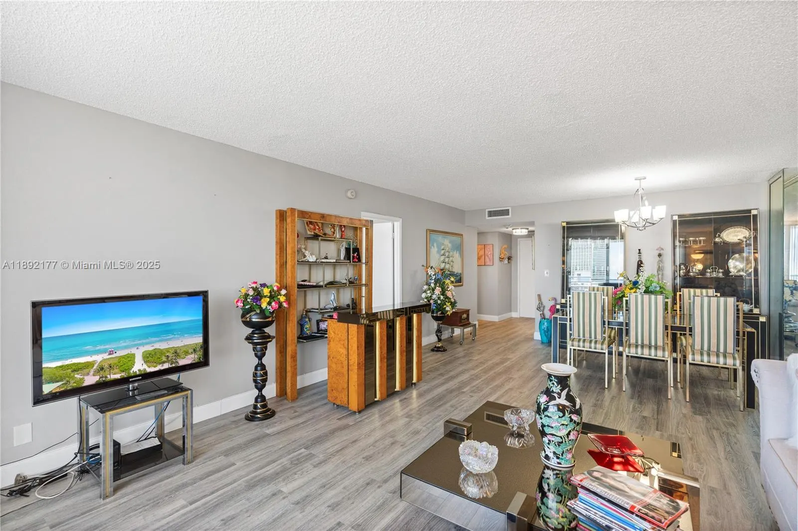 2500 Parkview Dr, #1604