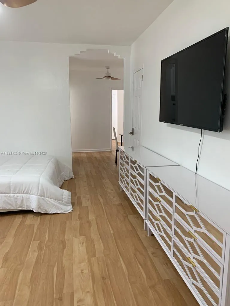 545 Michigan Ave, #4