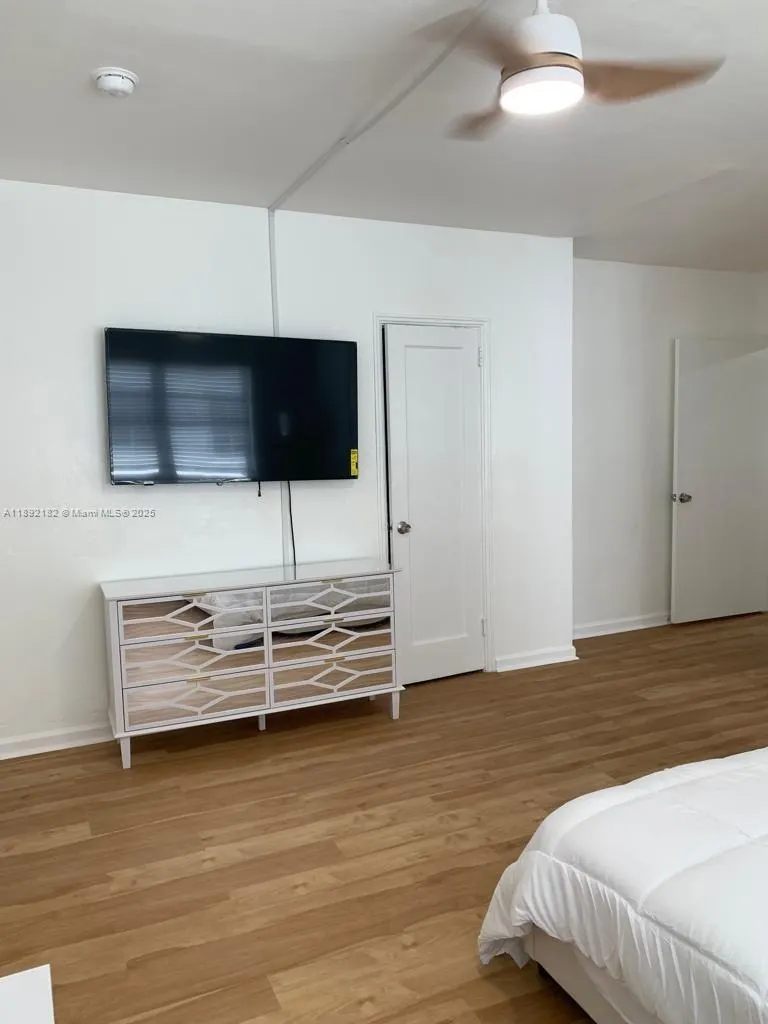 545 Michigan Ave, #4
