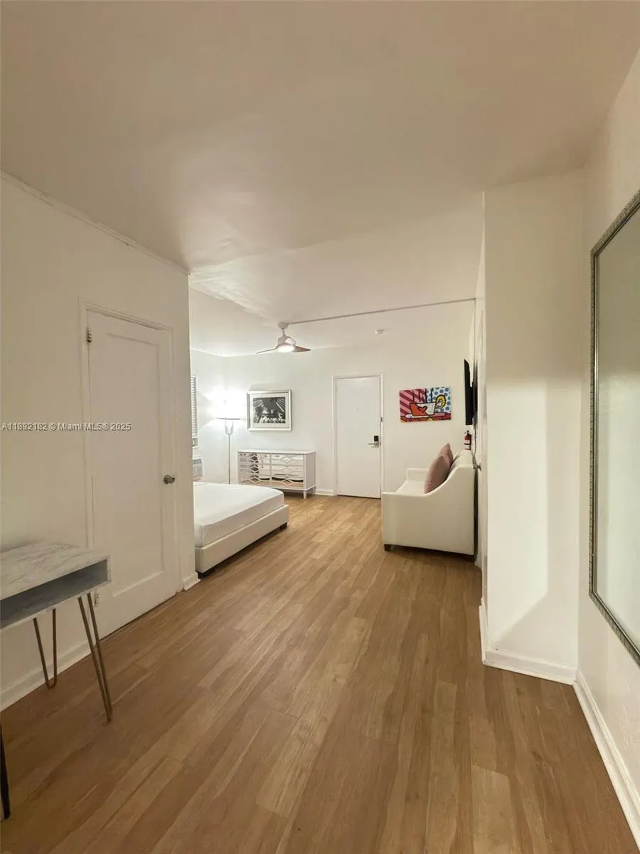 545 Michigan Ave, #4