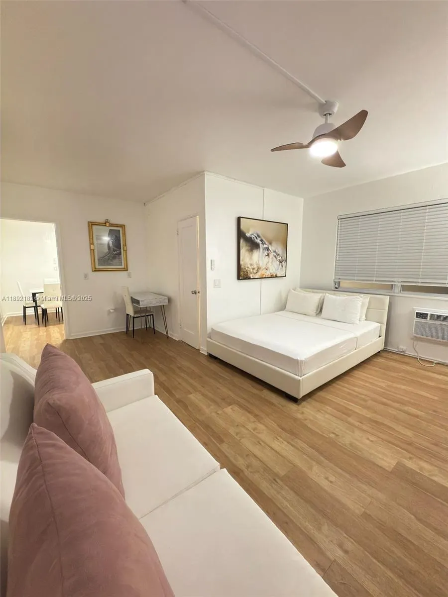 545 Michigan Ave, #4