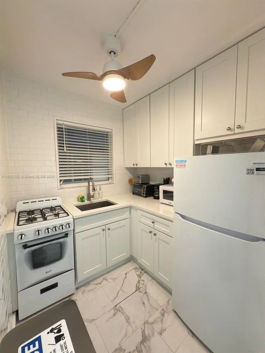 545 Michigan Ave, #4